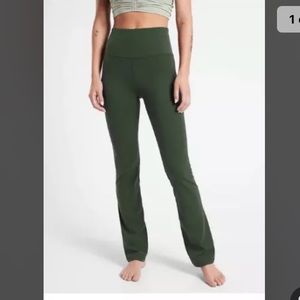 ATHLETA Elation Straight Leg Pant Seaweed Snack NWT
